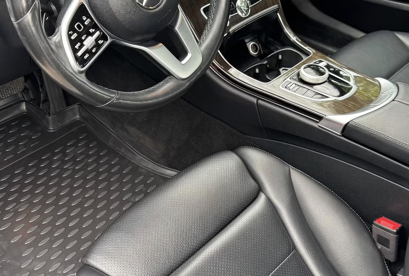 2019 Mercedes-Benz C300 side view