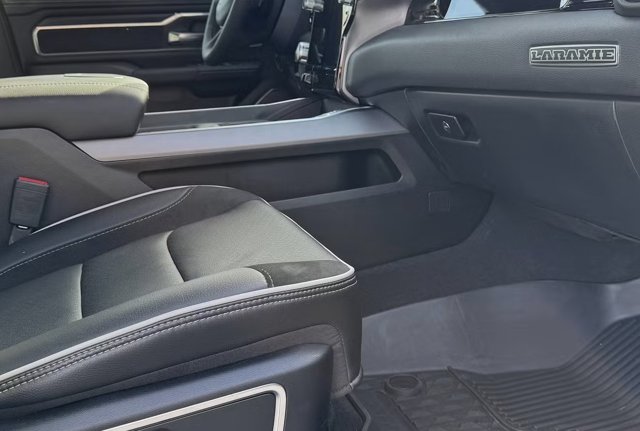 2025 Ram 1500 Laramie detail